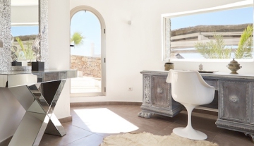 Resa_victoria_ibiza_es_vedra_luxury_villa_for_rent_office1.jpg