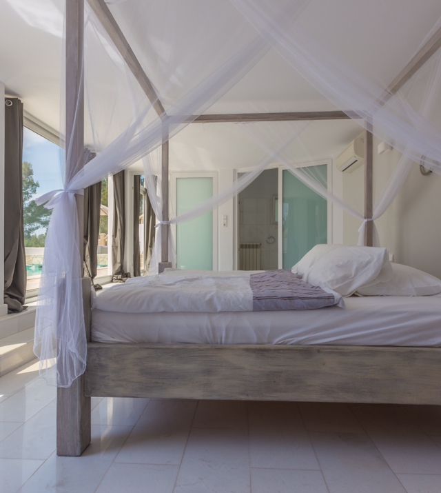 bedroom12.JPG